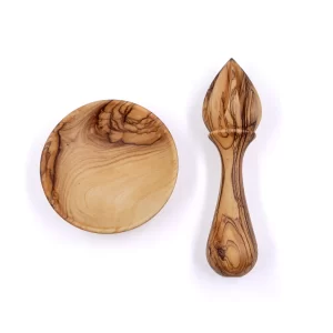 olive-wood-dish-and-lemon-reamer-Palestine.me-01